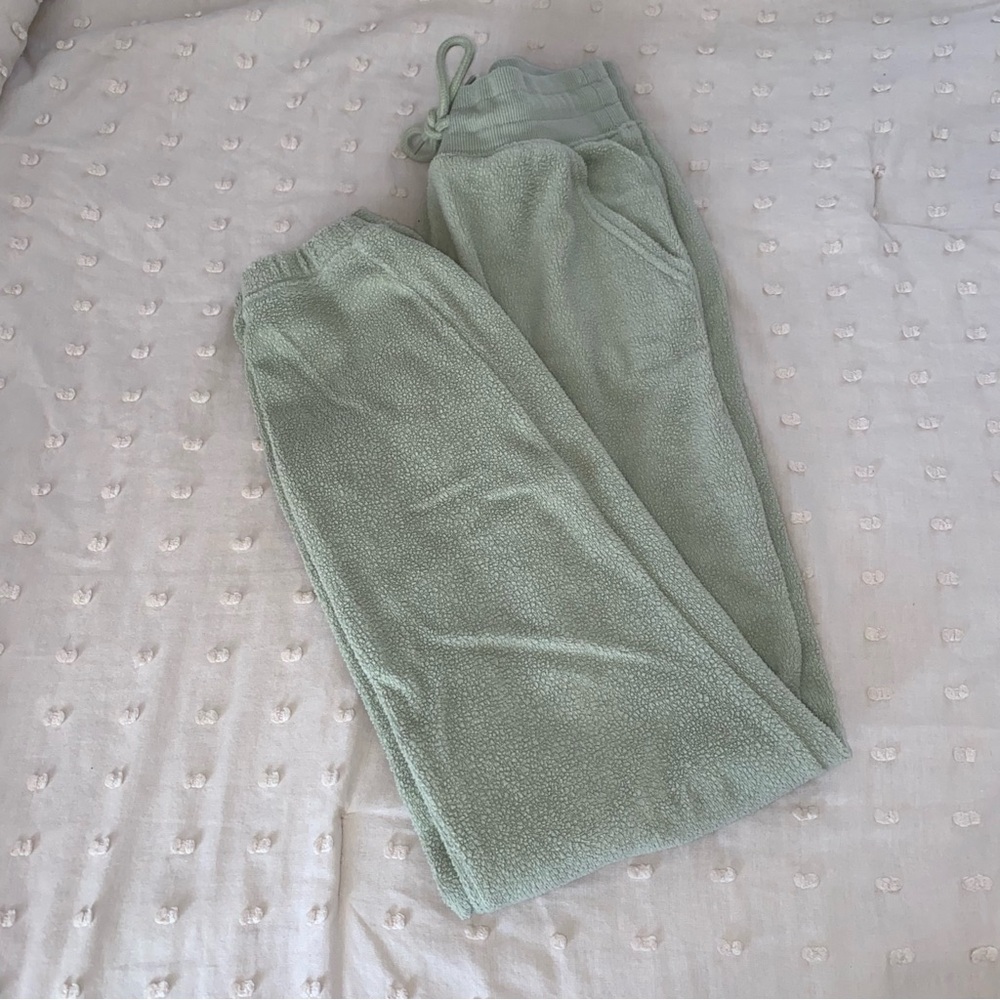Gilly Hicks Sherpa Sweatpants